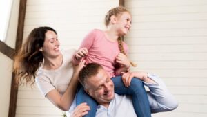 Cum-isi-arata-parintii-iubirea-fata-de-copiii-lor